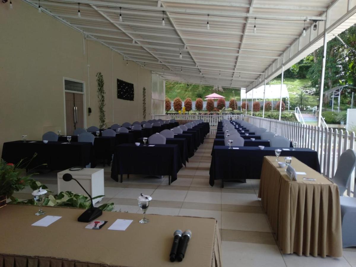 Hotel Villa Emitta Tomohon Exterior foto